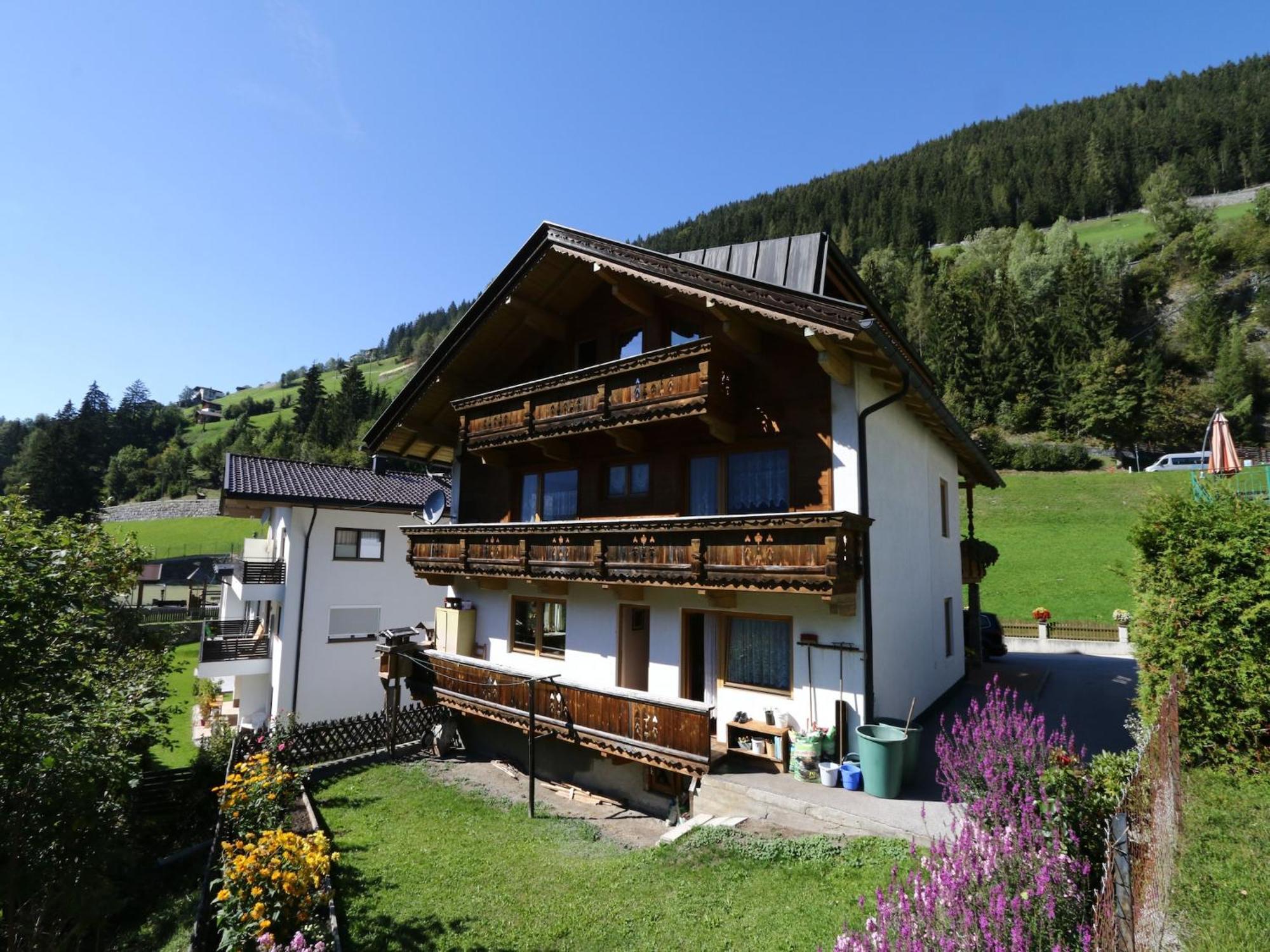 Apartment In Mayrhofen With A Balcony Kültér fotó